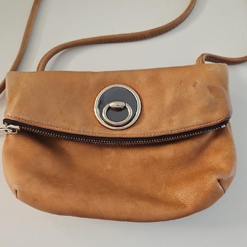 GG BOSS Genuine Tan Leather Crossbody Bag with Ring Detail - Picture 3 of 6